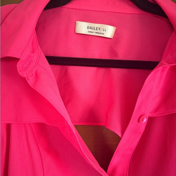 Revolve Siff Blouse in Fuchsia from Bailey 44 🎀 - Picture 6 of 8